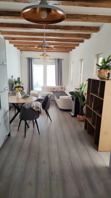 Na predaj 4-izbový dom, 165 m², Komárno