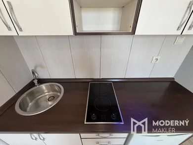 Na prenájom 1-izbový byt, 17 m², Dubnica nad Váhom, ul. Kpt. Nálepku