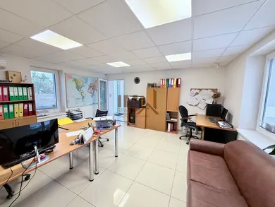 Na predaj objekt, 700 m², Šurany