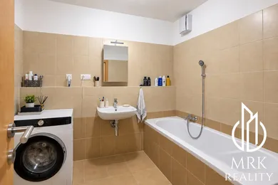 Na predaj 1-izbový byt, 43 m², Bratislava-Nové Mesto, Letná