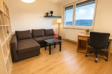 Mieszkania na wynajem, 1-pokojowe, Bratislava-Rača · €585