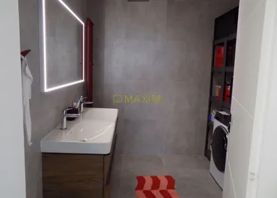 Na predaj 3-izbový byt, 76 m², Stupava, Dlhá
