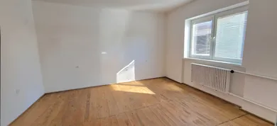 Domy na sprzedaż, 3-pokojowe, Šurany · €117 000