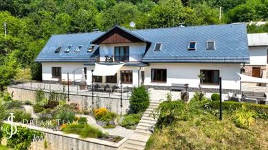 Будинки на продаж, 11-кімнатні, Banská Štiavnica · €1 250 000