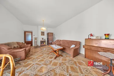 Na predaj dom, 300 m², Dunajská Streda, Ulica Lajosa Kossutha