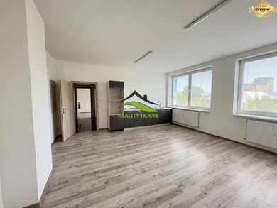 Na prenájom komerčné, 58 m², Michalovce, Priemyselná