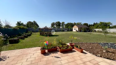 Na predaj 4-izbový dom, 162 m², Macov