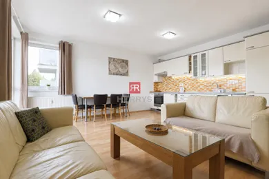 Na prenájom 2-izbový byt, 57 m², Bratislava-Vrakuňa, Majerská