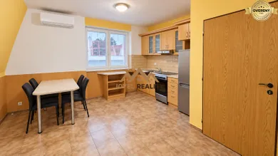 Na prenájom 3-izbový byt, 80 m², Galanta