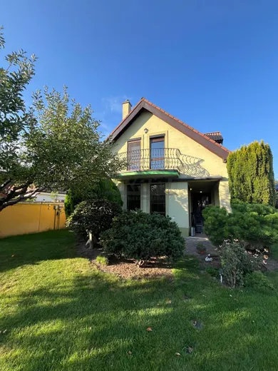 Domy na sprzedaż, 4-pokojowe, Bratislava-Vrakuňa · €870 000