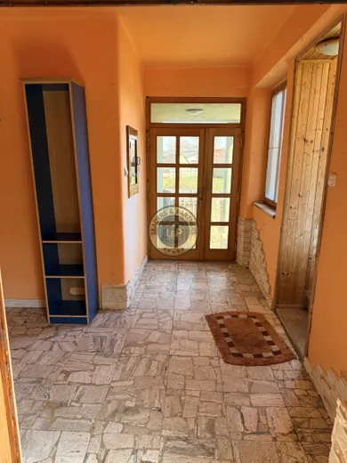 Na predaj 8-izbový dom, 354 m², Janík