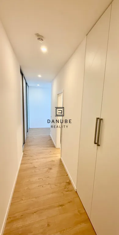 Na predaj 2-izbový byt, 59 m², Bratislava-Nové Mesto, Rožňavská