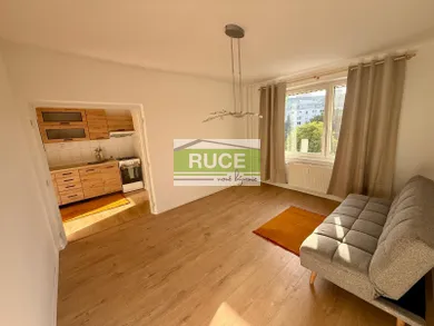 Na predaj 2-izbový byt, 36 m², Považská Bystrica, Stred