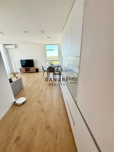 Na predaj 2-izbový byt, 59 m², Bratislava-Nové Mesto, Rožňavská