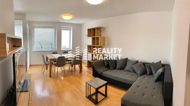 Mieszkania na wynajem, 3-pokojowe, Banská Bystrica · €750