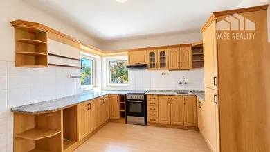 Na predaj 5-izbový dom, 150 m², Dubovany, Nová