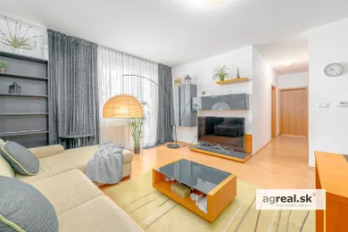Byty na predaj 3-izbový, Bratislava-Ružinov · €349 900