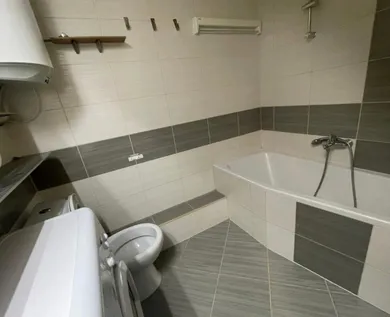 Na prenájom 2-izbový byt, 35 m², Bratislava-Ružinov, Hrachová