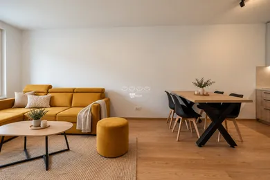 Na prenájom 2-izbový byt, 61 m², Žilina, Pražská