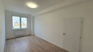 Na prenájom 3-izbový byt, 105 m², Nové Zámky, Andovská