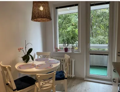 Na prenájom 3-izbový byt, 65 m², Bratislava-Dúbravka, Húščavova