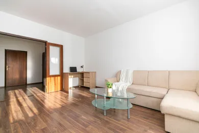 Na prenájom 3-izbový byt, 71 m², Banská Bystrica, Tatranská