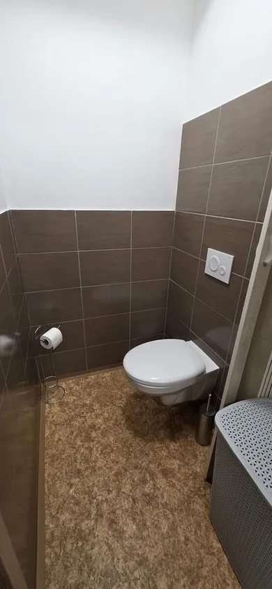 Na prenájom komerčné, 40 m², Nitra, Nedbalova