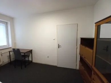 Na prenájom 4-izbový byt, 80 m², Bratislava-Vajnory, Tomanova