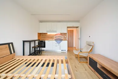 Na prenájom 1-izbový byt, 29 m², Poprad, Suchoňova
