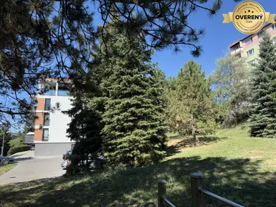 Działki na sprzedaż, Zvolen · €703 750