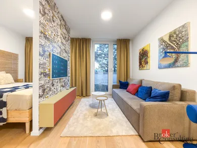Na prenájom 1-izbový byt, 41 m², Bratislava-Staré Mesto
