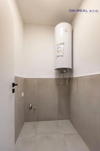 Na prenájom 4-izbový dom, 105 m², Galanta, Hlavná