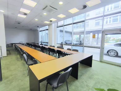 Na prenájom komerčné, 67 m², Bratislava-Ružinov, Bajkalská