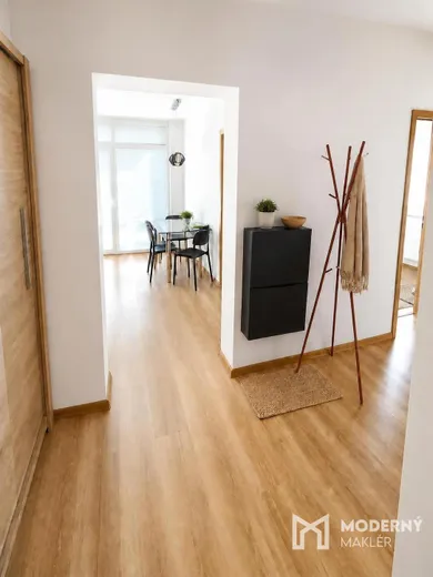 Na prenájom 1-izbový byt, 44 m², Poprad, Továrenská štvrť