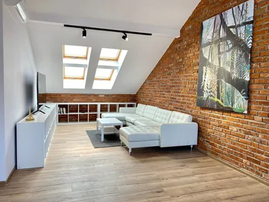 Byty na prenájom 3-izbový, Košice-Staré Mesto · €1 200