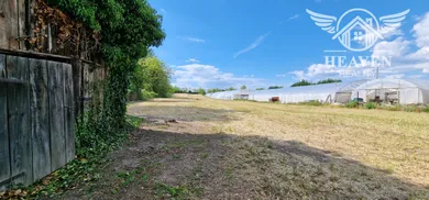 Na predaj pozemok, Nesvady, -