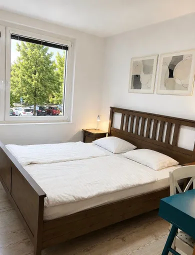 Na prenájom 3-izbový byt, 65 m², Bratislava-Dúbravka, Húščavova