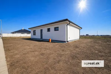 Na predaj 4-izbový dom, 96 m², Hrubá Borša, Snežienková