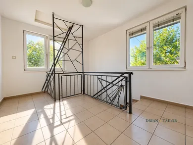 Na predaj 2-izbový byt, 551 m², Šamorín, Veterná