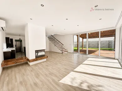 Domy na predaj 4-izbový, Bratislava-Jarovce · €795 000