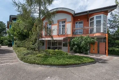 Domy na wynajem, 6-pokojowe, Bratislava-Nové Mesto · €3000