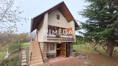 Rekreačné domy na predaj 4-izbový, Vinné · €98 700