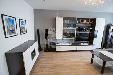 Na predaj 3-izbový byt, 83 m², Banská Bystrica