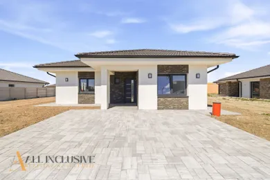 Houses for sale, 4-room in Hviezdoslavov · €399,000