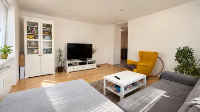 Na prenájom 2-izbový byt, 75 m², Banská Bystrica, Trieda SNP