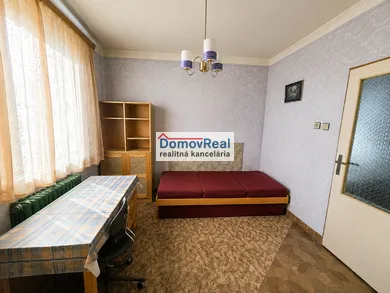 Na predaj 7-izbový dom, 378 m², Lehnice