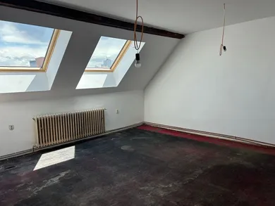 Na predaj 2-izbový byt, 53 m², Bratislava-Staré Mesto, Krížna