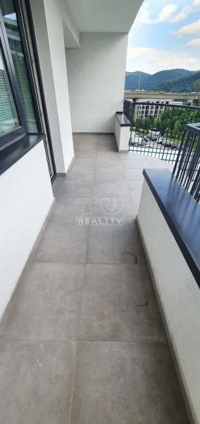 Na prenájom 3-izbový byt, 86 m², Banská Bystrica
