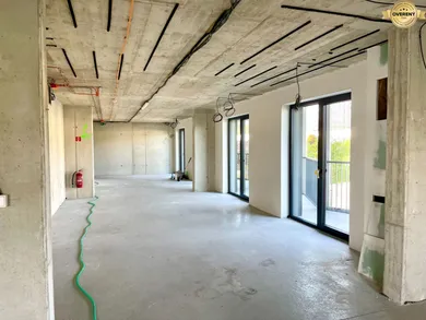 Na predaj komerčné, 118 m², Bratislava-Nové Mesto, Račianska