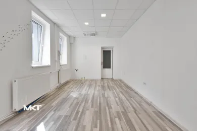 Na prenájom komerčné, 17 m², Zvolen, Andreja Sládkoviča
